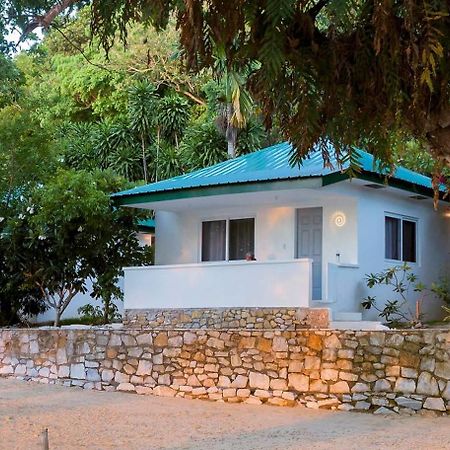 The Three P Beach Resort & Dive Center Agnay エクステリア 写真