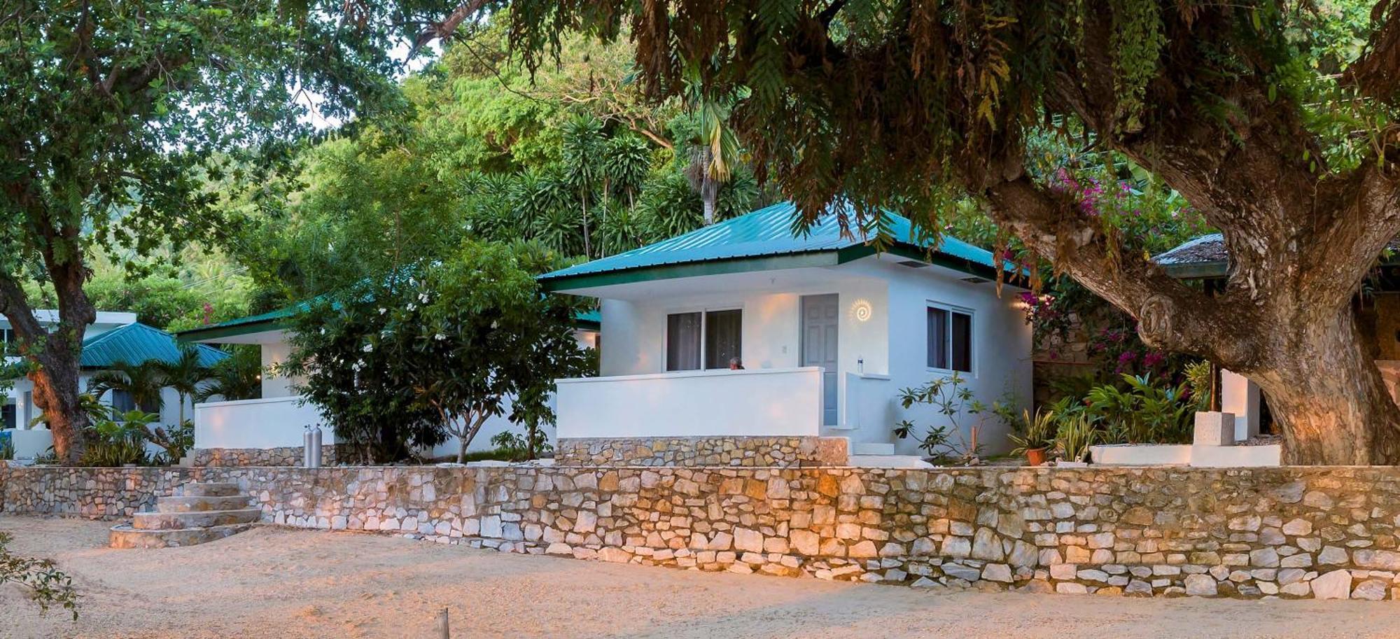 The Three P Beach Resort & Dive Center Agnay エクステリア 写真